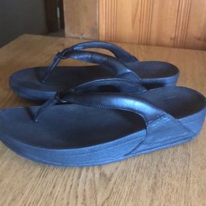 Fitflop Black flip-flop sandals women’s size 9